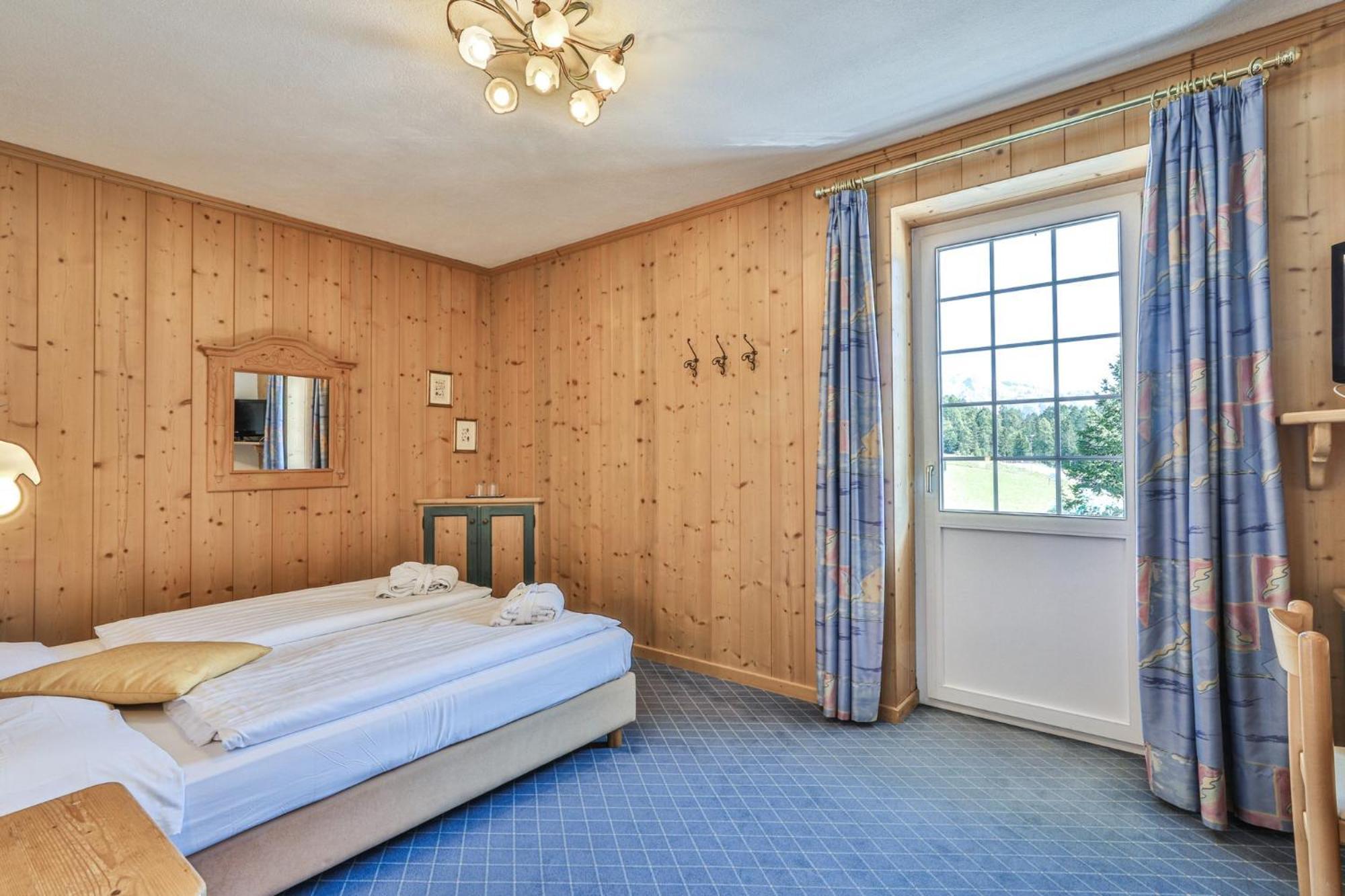 Hotel Savoy Vigo di Fassa Zimmer foto